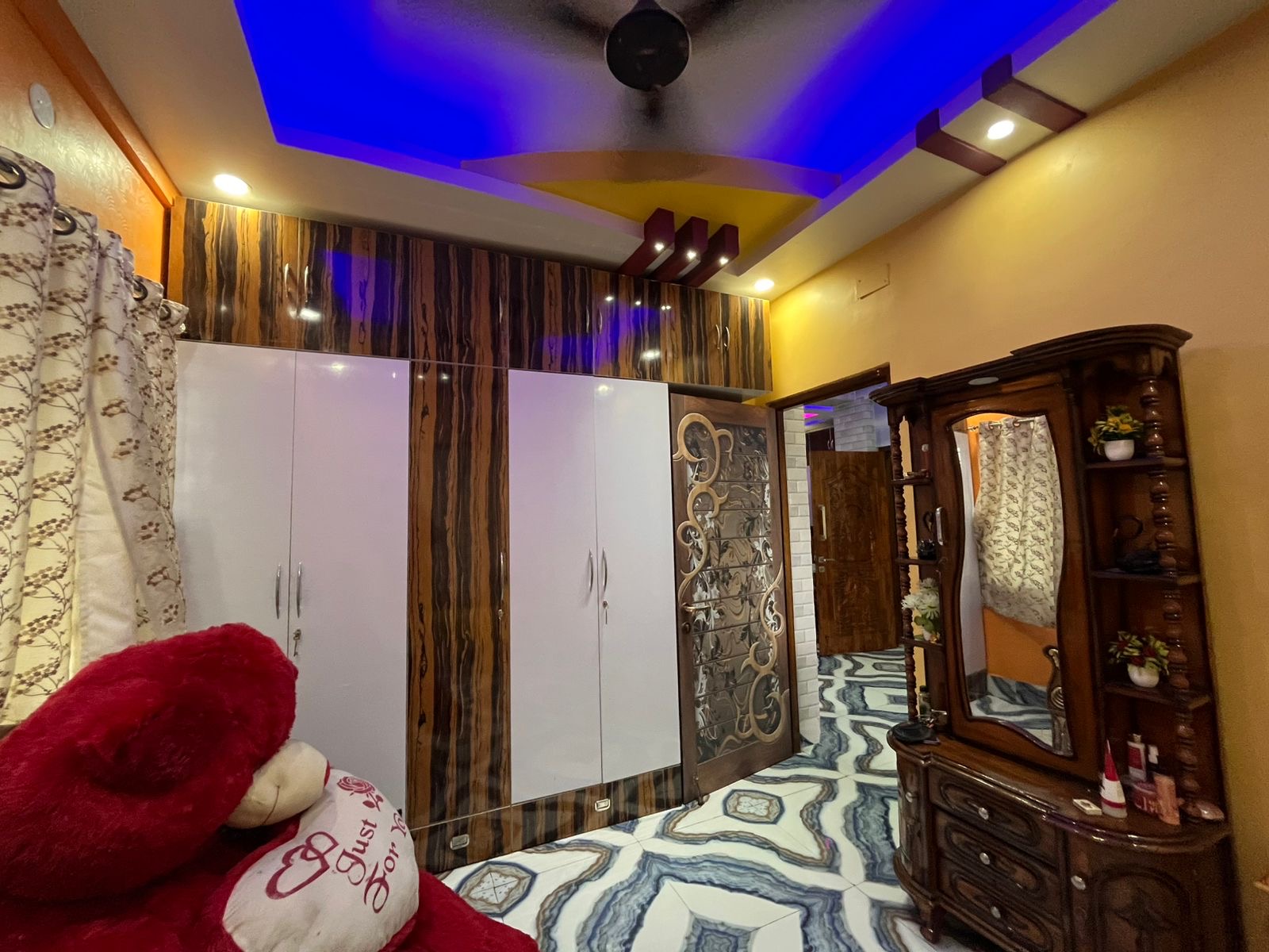 2 BHK Fully Furnished in Steerampur, Garia Image 1