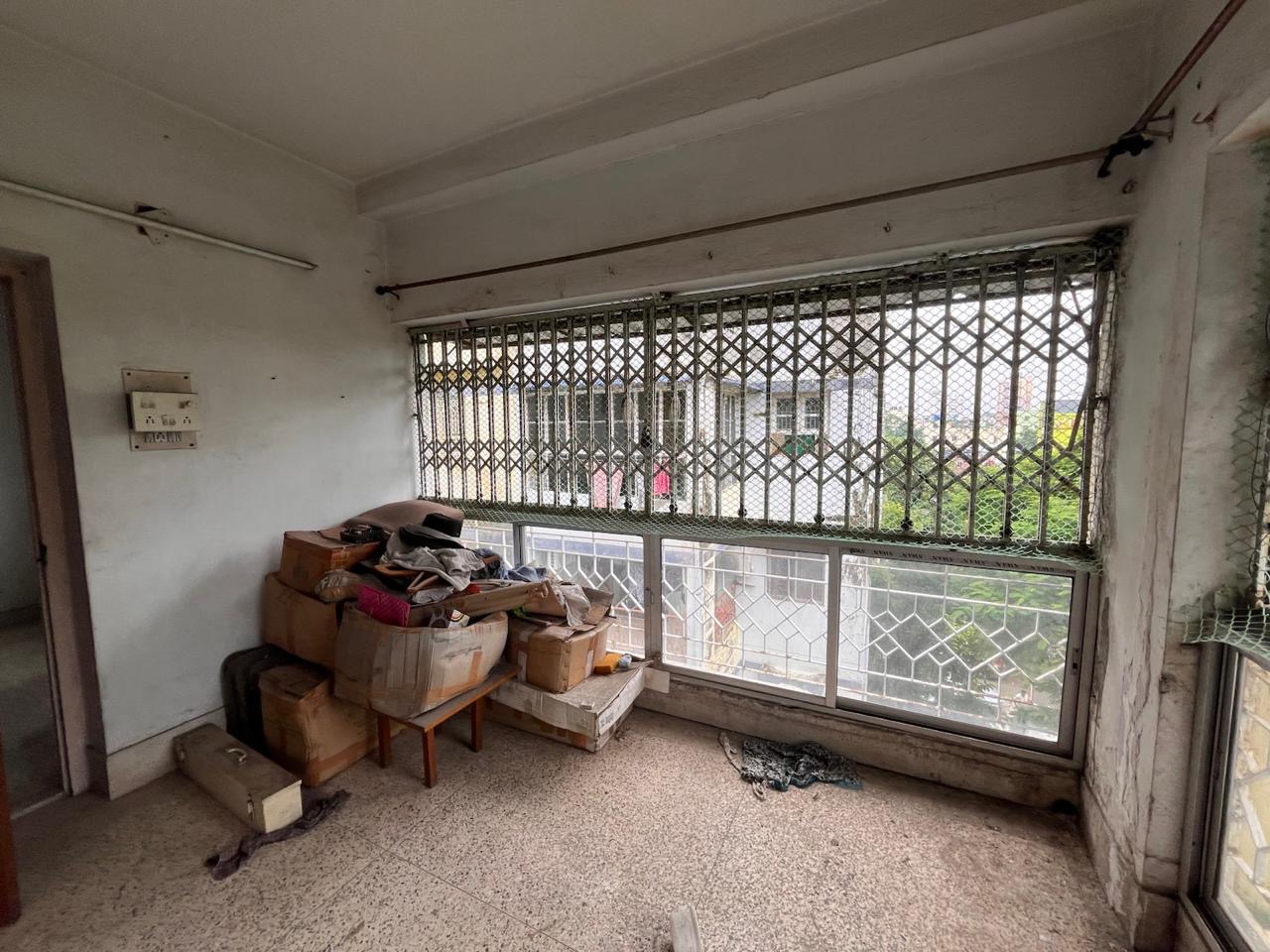 2 BHK Flat in Lake Gardens Image 1