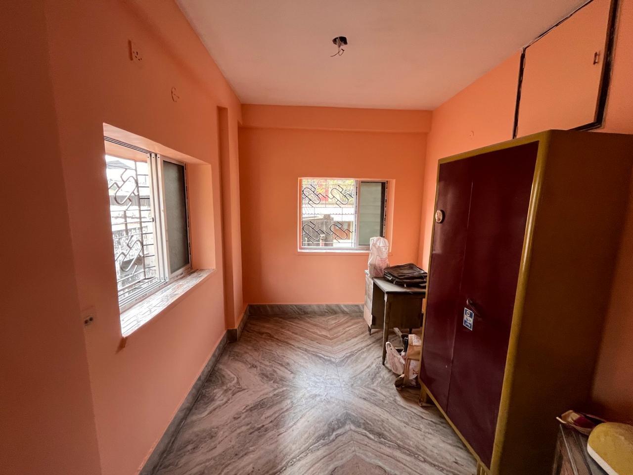 Compact 3 BHK near Metro Image 1