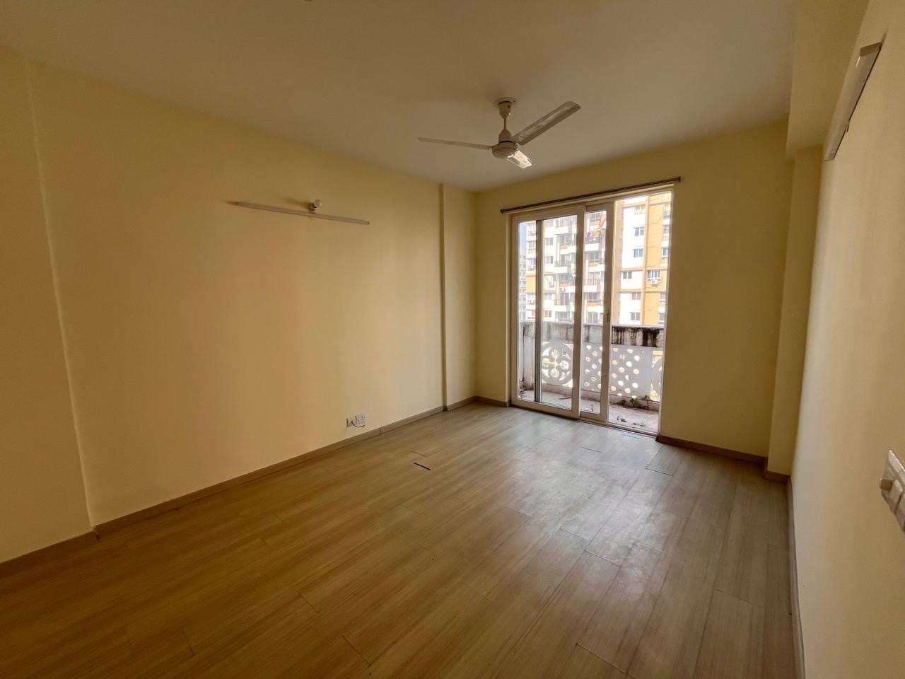 3 BHK in DLF Newtown Heights Image 1