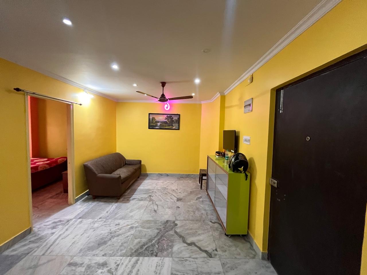 2 BHK Flat in Naktala Image 1