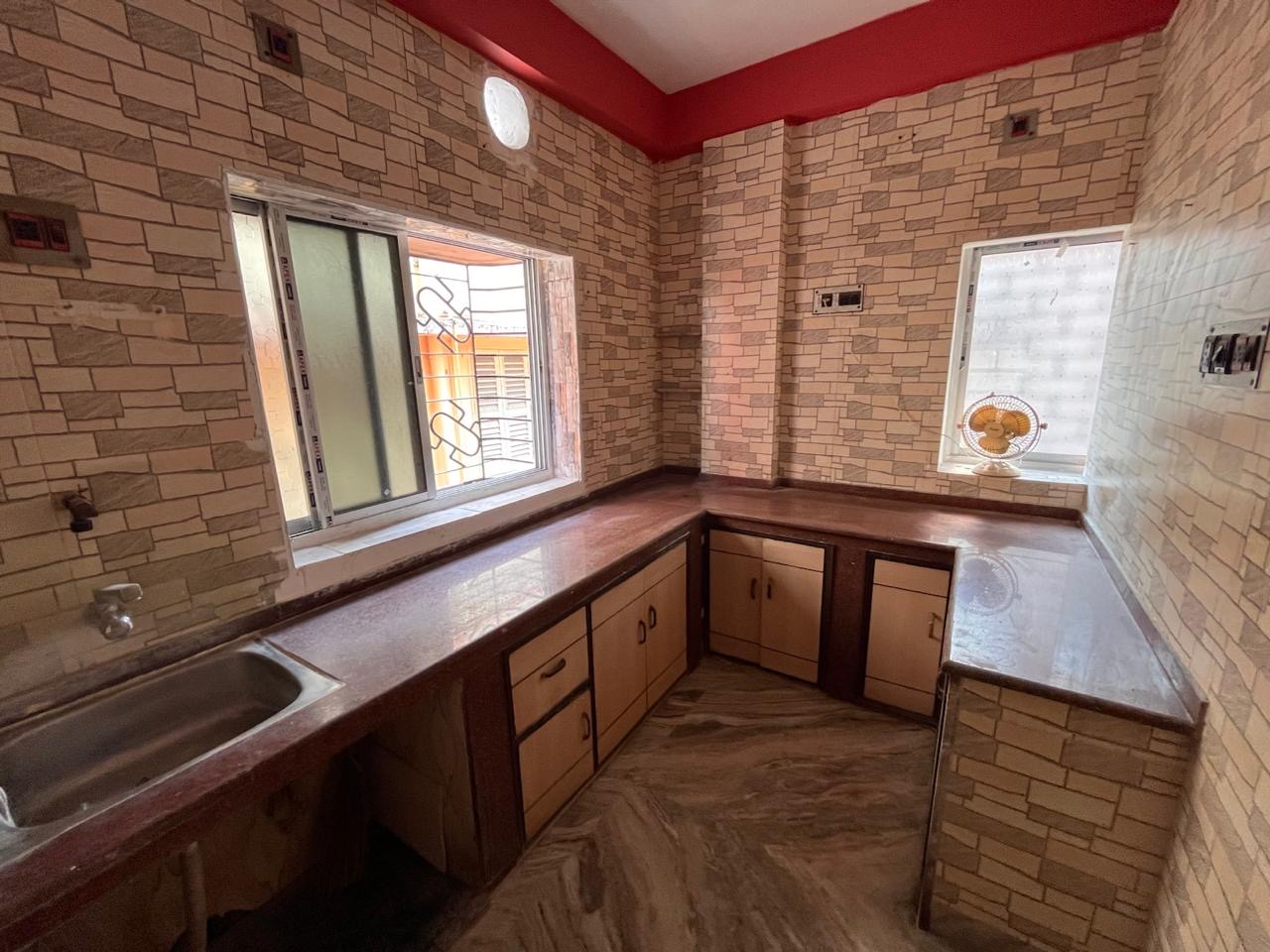 Compact 3 BHK near Metro Image 2