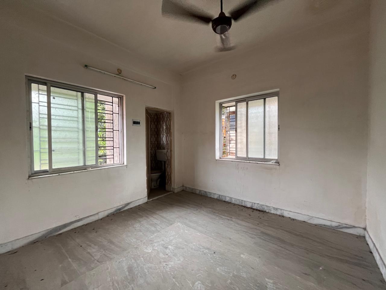 2 BHK Flat in Haridevpur Image 3