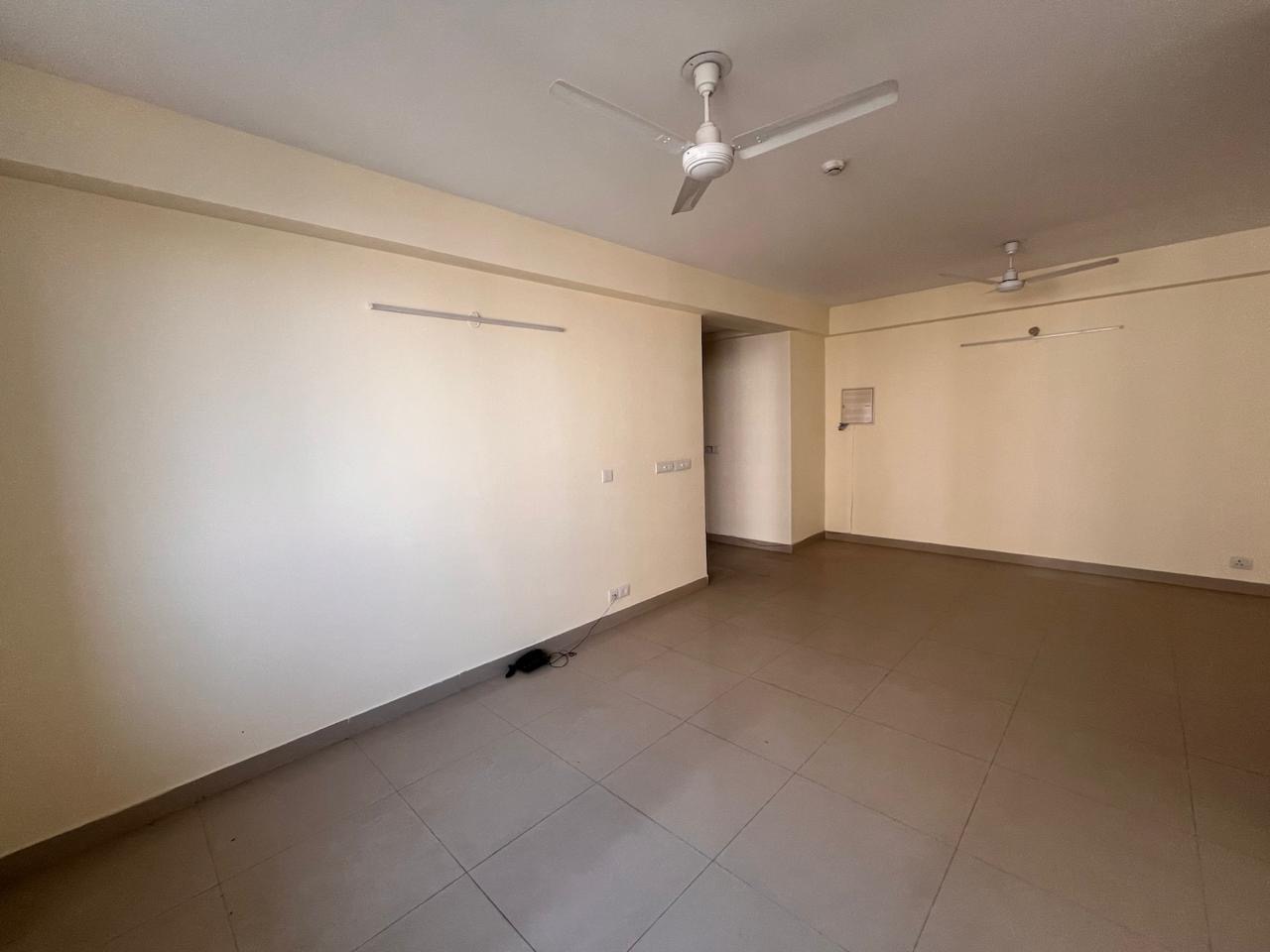 3 BHK in DLF Newtown Heights Image 3