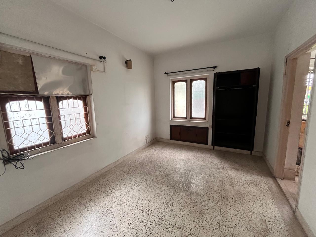 2 BHK Flat in Lake Gardens Image 4