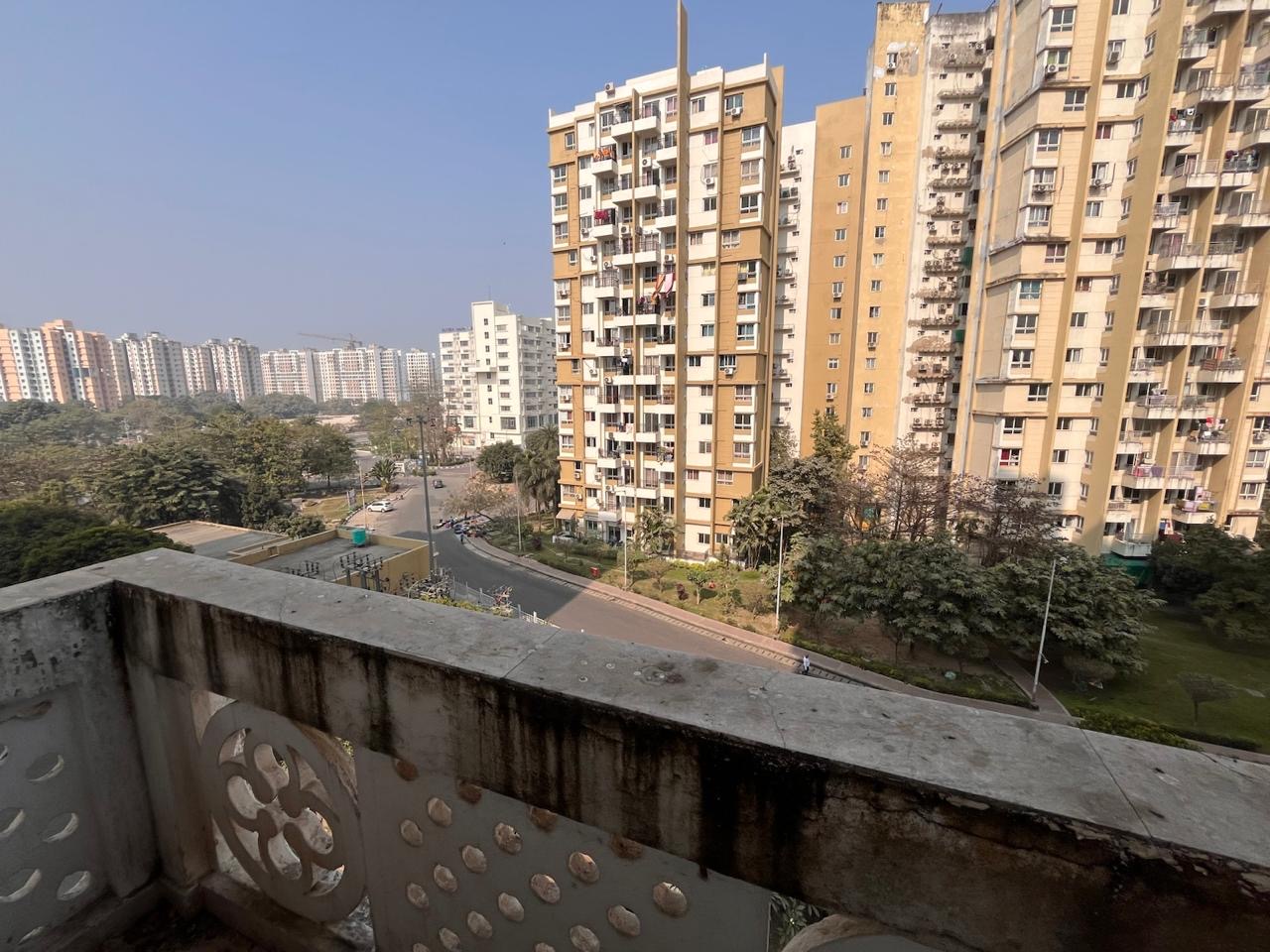 3 BHK in DLF Newtown Heights